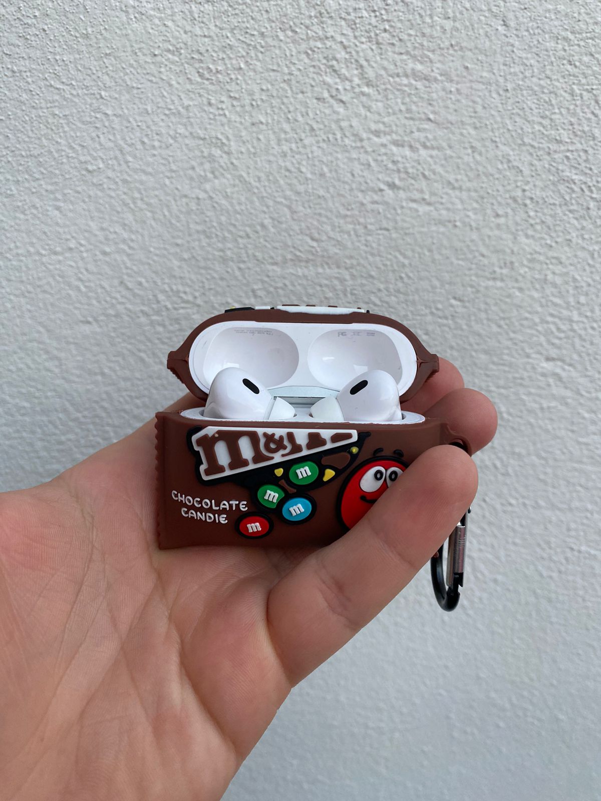 Funda para airpods m&m cafe